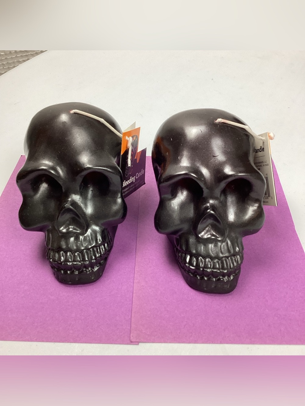Two Black Bleeding Skull Halloween decor Candles New with Tag